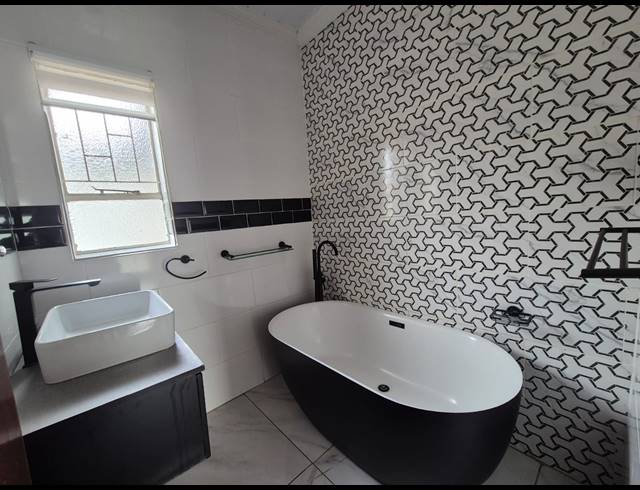 3 BEDROOM HOUSE FOR SALE IN VANDERBIJLPARK SE 2